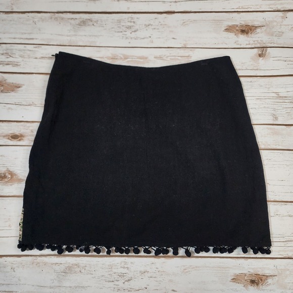 Umgee embroidered bird and flower boho mini skirt fully lined woman's size large - Picture 4 of 13